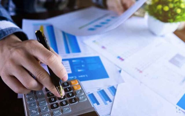How Professional Tax Consultants Help Commercial Property Owners Maximize Savings
